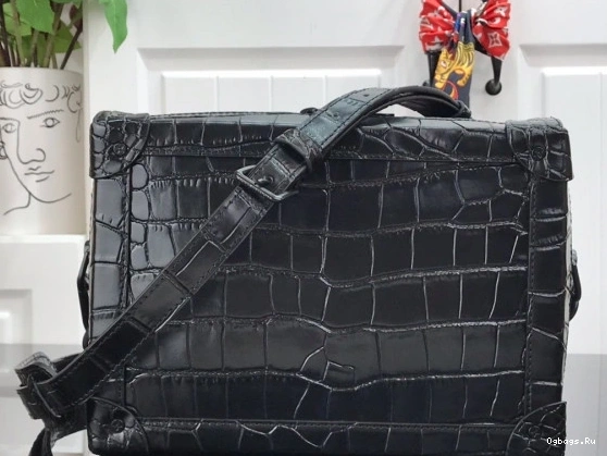 LOUIS SOFT VUITTON TRUNK 0410